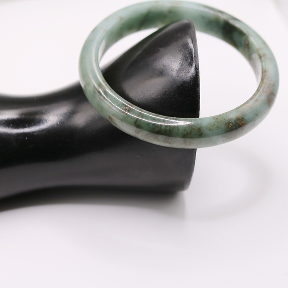 Chinese Jade Jadeite Bangle Bracelet - Picture 2 of 2